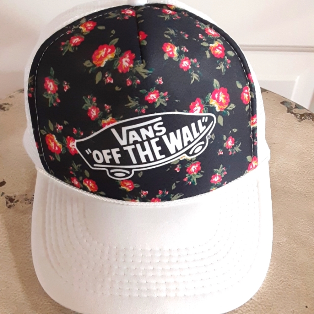 VANS Off the Walls Classic Mesh Adjustable Snap Back Trucker Hat by OTTO
